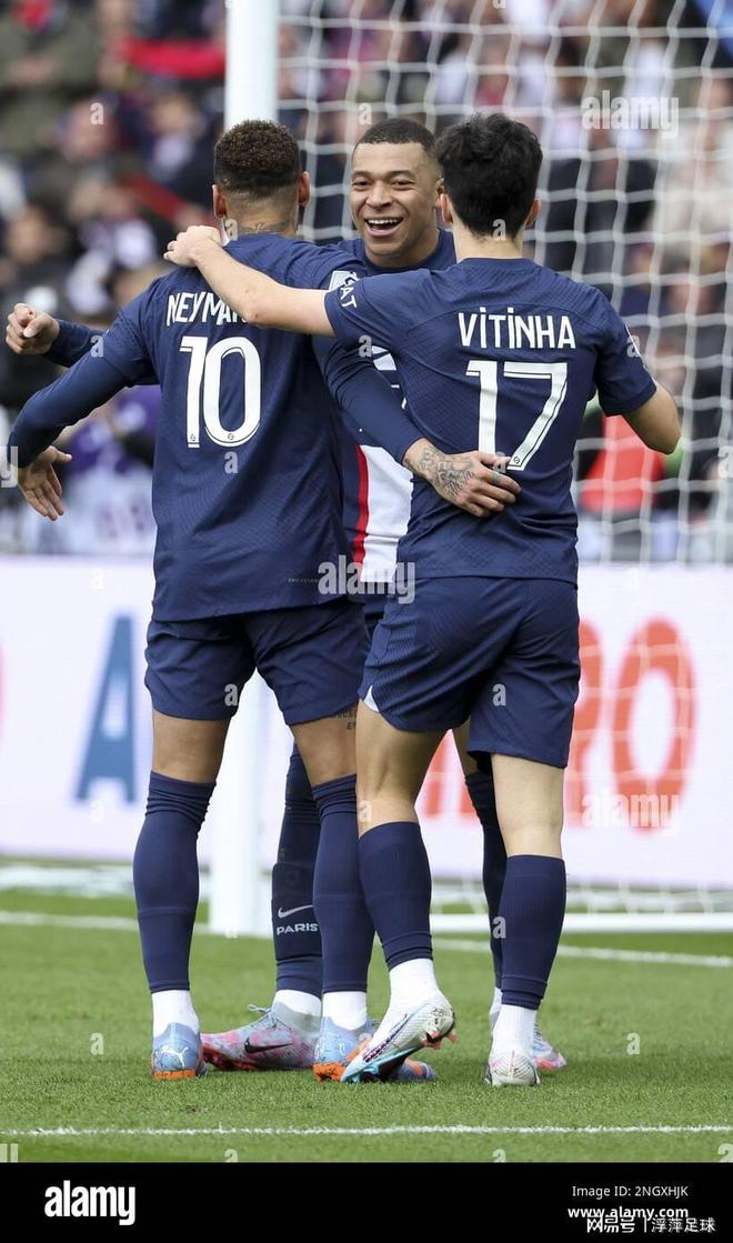 里昂胜利法国足球联赛积分榜排名第一 里昂胜利法国足球联赛积分榜排名第一