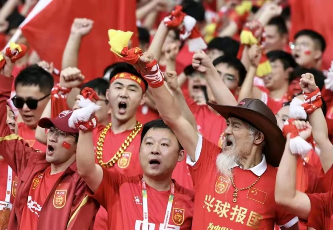 足球盛事引爆全球关注，球迷狂热争议热烈的简单介绍