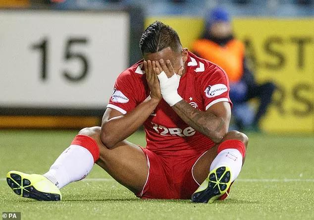 南极后卫因红牌禁赛错过关键比赛